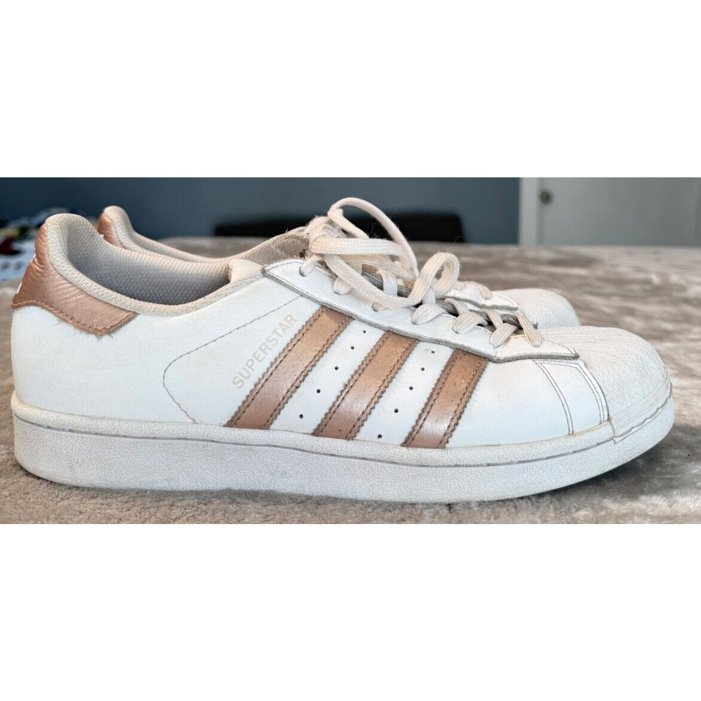 Adidas Originals Superstar White Gold Athletic Sneakers BA8169 Womens Size 9.5